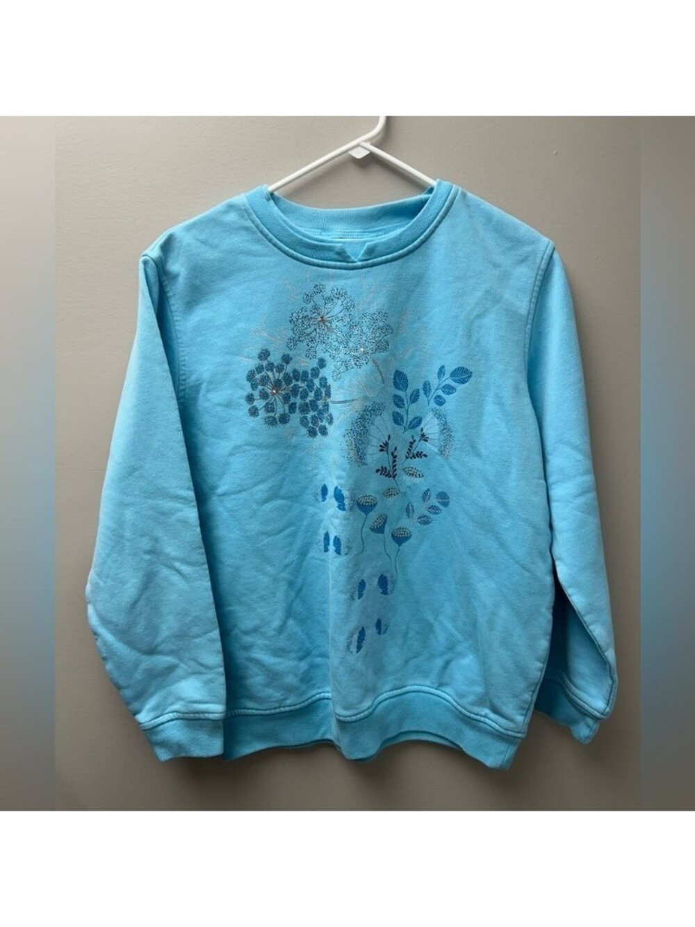 Northern Reflections Women's Blue Floral Crewneck